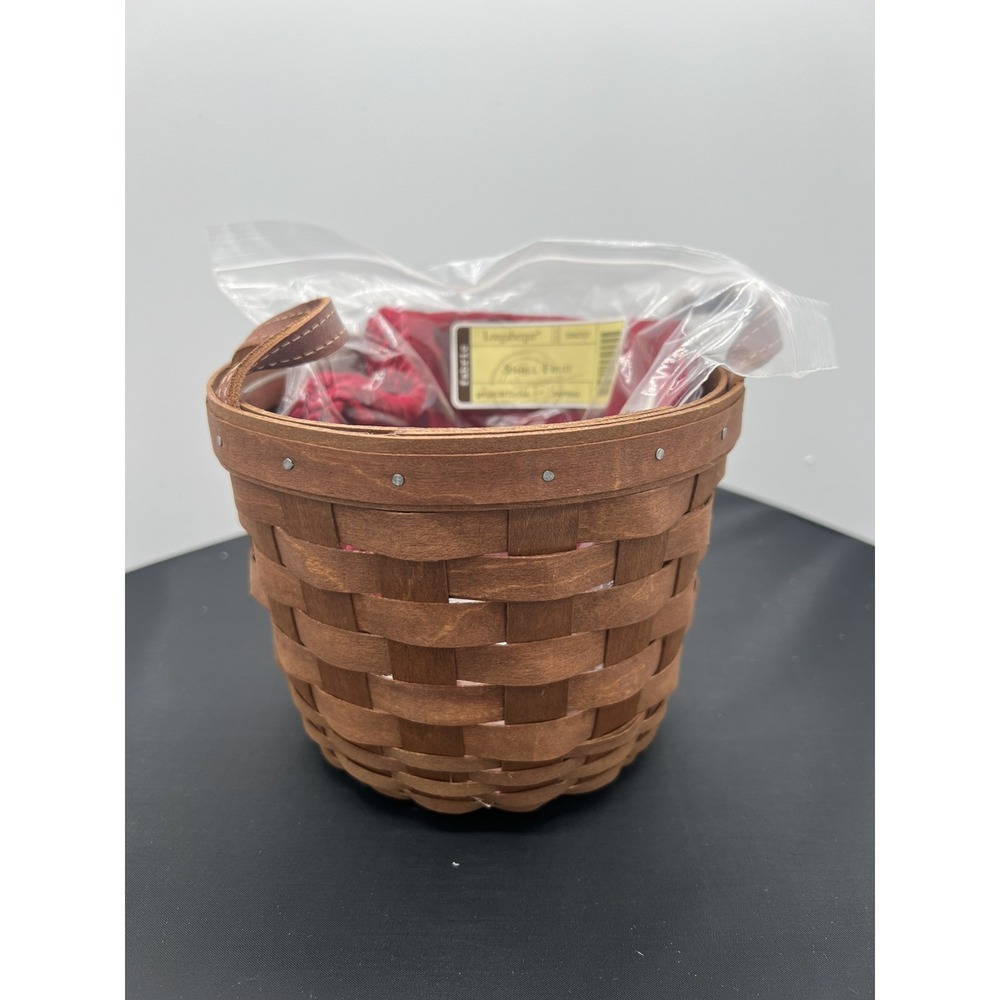 Longaberger 2008 Small Fruit Basket w/Liner‎ & Protector & Leather Handles